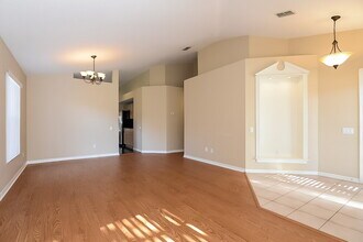 29613 Morningmist Dr in Zephyrhills, FL - Building Photo - Building Photo