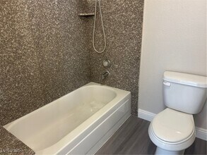 2606 S Durango Dr in Las Vegas, NV - Building Photo - Building Photo