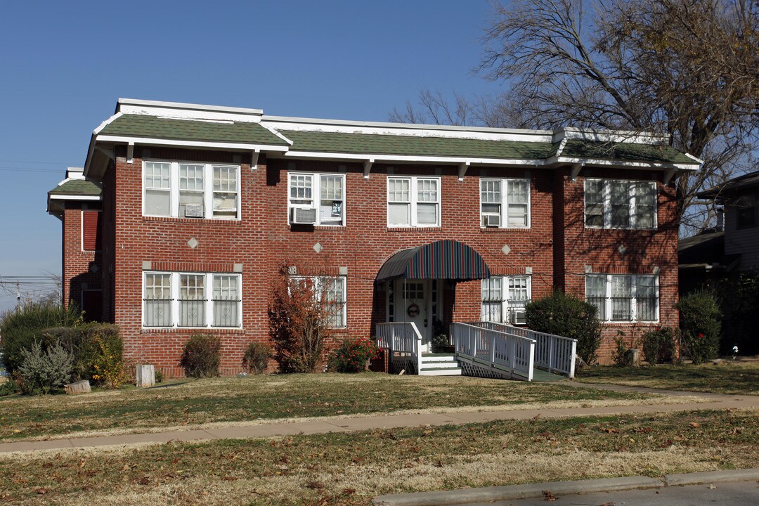 327 NW 22nd St in Oklahoma City, OK - Building Photo