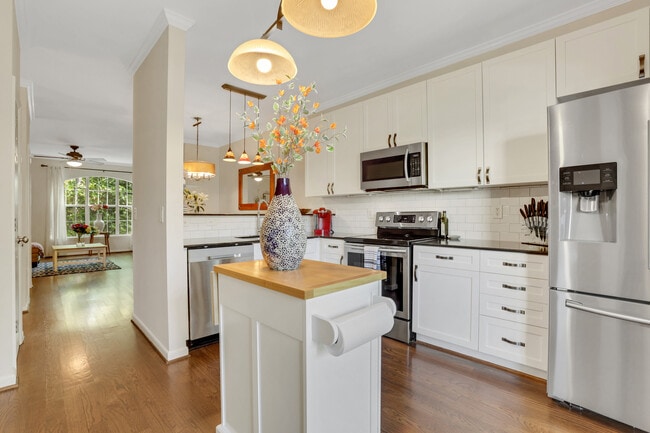 property at 105 Brickworks Cir NE