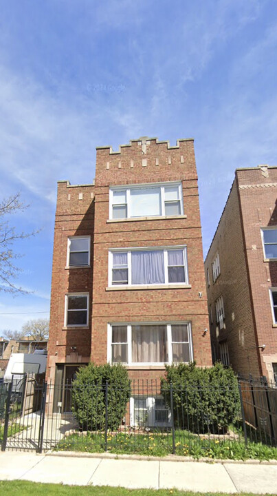 5506 W Gladys Ave in Chicago, IL - Building Photo