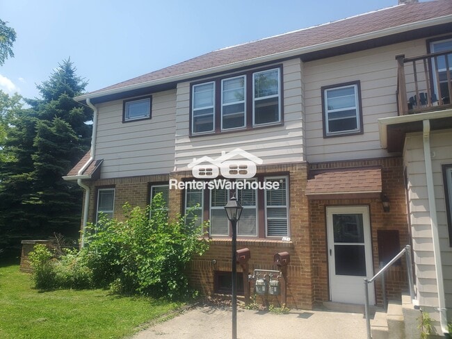 502 W Oakland Ave in Port Washington, WI - Building Photo - Building Photo