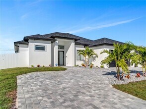 319 Tropicana Parkway W in Cape Coral, FL - Building Photo - Building Photo
