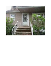 1118 Magie Ave, Unit 1 in Elizabeth, NJ - Building Photo - Building Photo