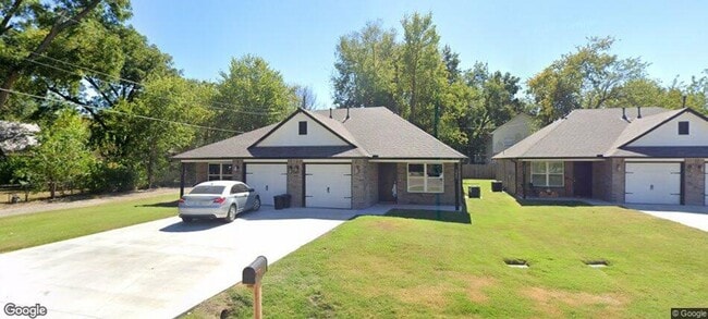 property at 304 NE 4th St