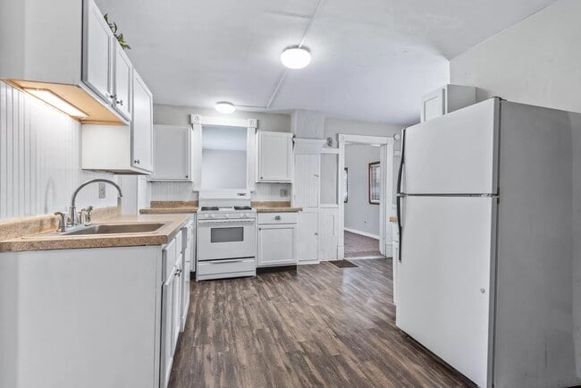 2349 Ferrant Pl in Minneapolis, MN - Building Photo - Building Photo