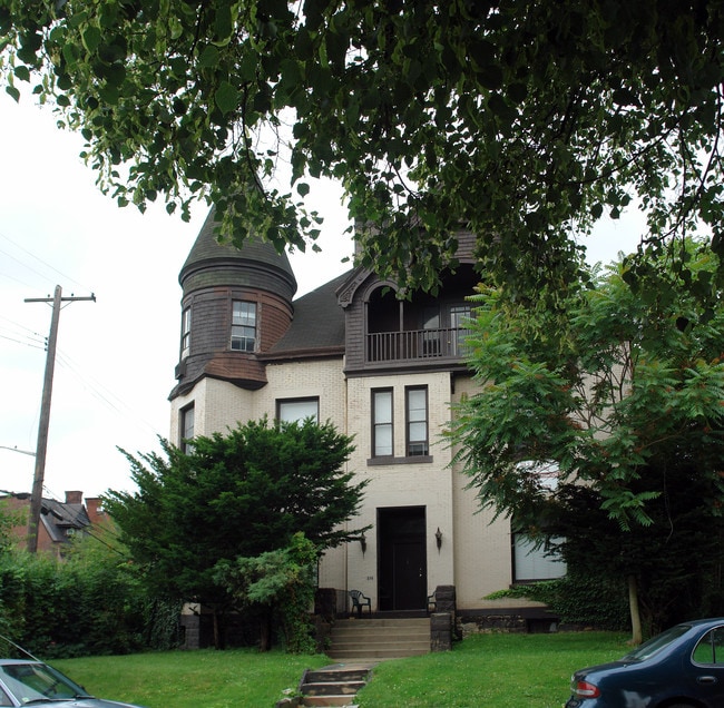 374 S Atlantic Ave in Pittsburgh, PA - Building Photo - Building Photo