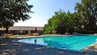 2467 NJ-10, Unit 45 in Morris Plains, NJ - Building Photo