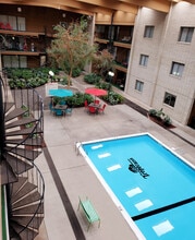 Tropicana Apartments in Duluth, MN - Foto de edificio - Building Photo