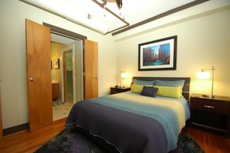323 W Broadway in Louisville, KY - Building Photo - Building Photo