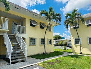 7308 SW 82nd St in Miami, FL - Building Photo - Building Photo