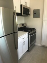 209 W Maple St in Glendale, CA - Building Photo - Building Photo