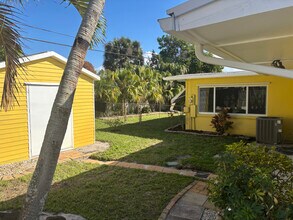 3393 NE Sandra Dr in Jensen Beach, FL - Building Photo - Building Photo