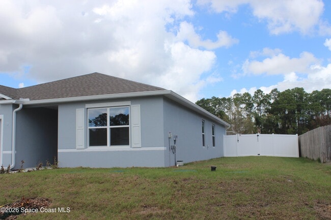 251 Crosspoint St SE in Palm Bay, FL - Building Photo - Building Photo