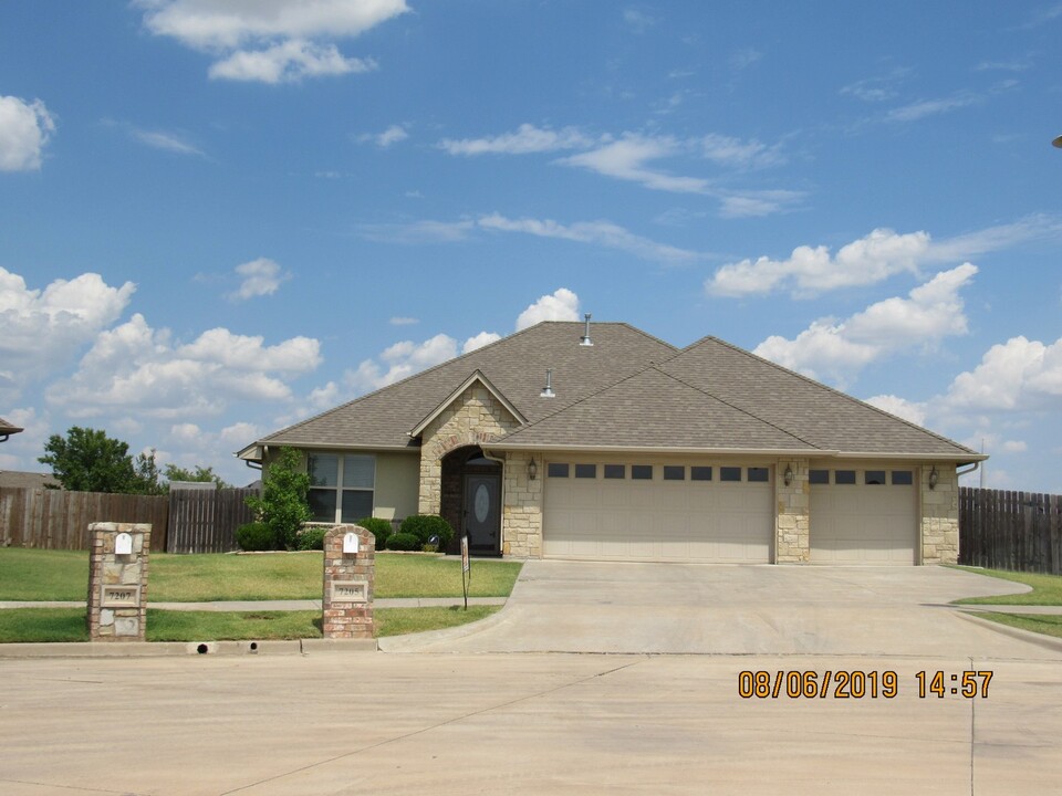 7205 Stradford Ave in Lawton, OK - Building Photo