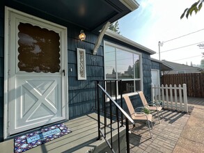 545 Berntzen Rd in Eugene, OR - Building Photo - Building Photo