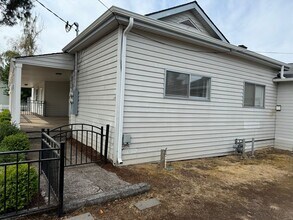 91214 N Harrison St in Eugene, OR - Building Photo - Building Photo
