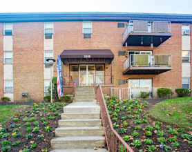 Cedar Beech Plaza Apartments in Allentown, PA - Building Photo - Building Photo