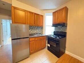 41 Leonard St, Unit 5 in Jersey City, NJ - Building Photo - Building Photo