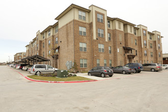 Evergreen at Arbor Hills in Carrollton, TX - Building Photo - Building Photo