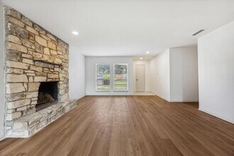 807 Castle Ridge Rd in Austin, TX - Building Photo - Building Photo