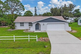 880 Queen Rd in Venice, FL - Building Photo - Building Photo