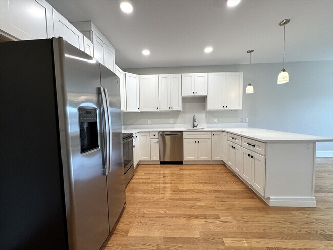138 Eastern Ave in Malden, MA - Building Photo - Building Photo