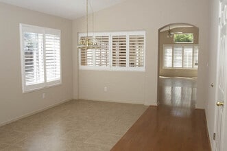 9144 Bristol Plaza Way in Elk Grove, CA - Building Photo - Building Photo