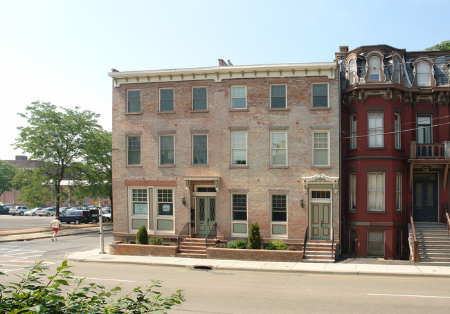 320 Mill St in Poughkeepsie, NY - Building Photo - Building Photo