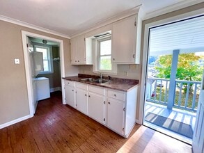 25 Golden Hill St in Naugatuck, CT - Building Photo - Building Photo
