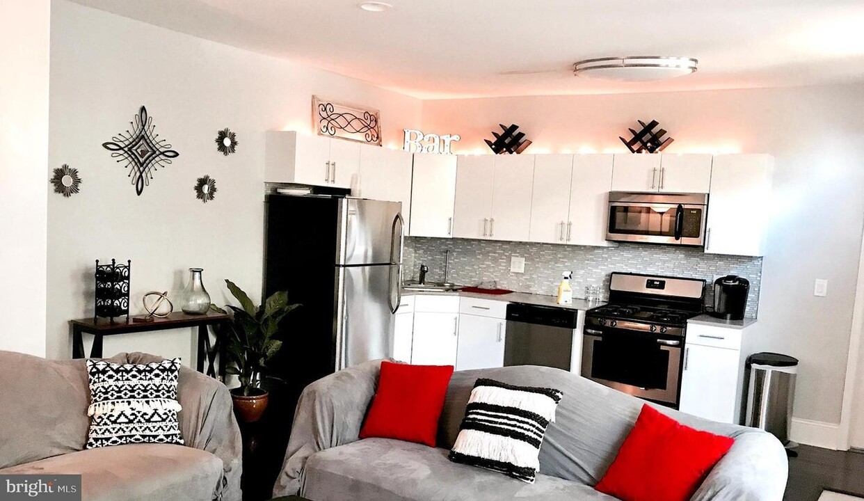 4529 Wilde St, Unit 1R in Philadelphia, PA - Building Photo