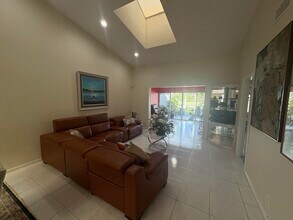 7275 Summer Tree Dr in Boynton Beach, FL - Building Photo - Building Photo