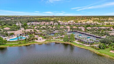 5955 Benevento Dr in Sarasota, FL - Building Photo - Building Photo