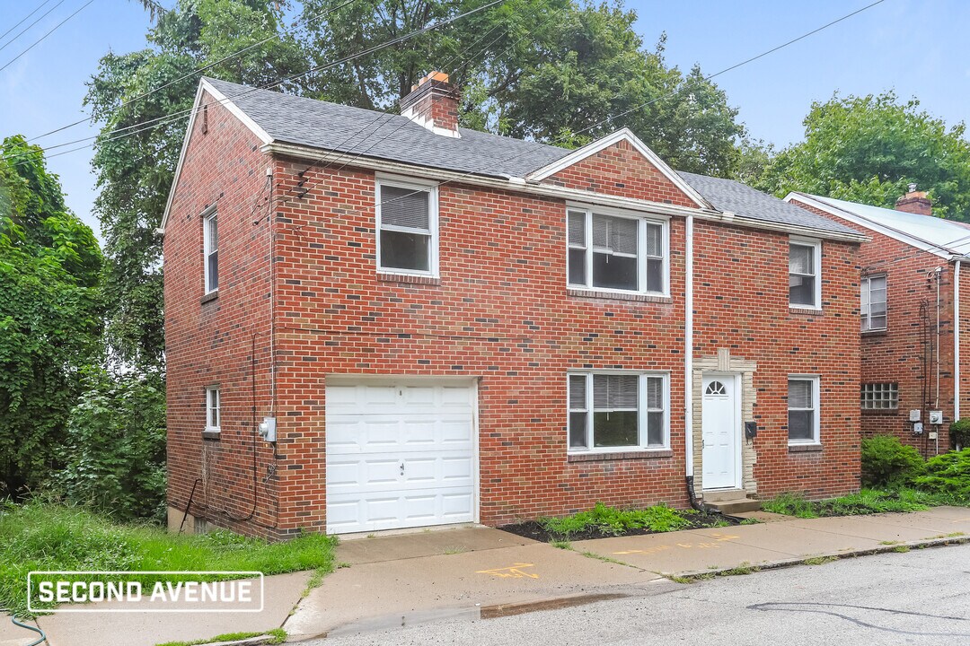 106 Watson Blvd in Pittsburgh, PA - Building Photo