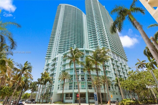 property at 1900 N Bayshore Dr