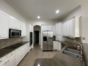 8110 Silver Spur Dr in Arlington, TX - Building Photo - Building Photo