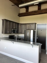 373 Spencer St, Unit 306 in Syracuse, NY - Foto de edificio - Building Photo