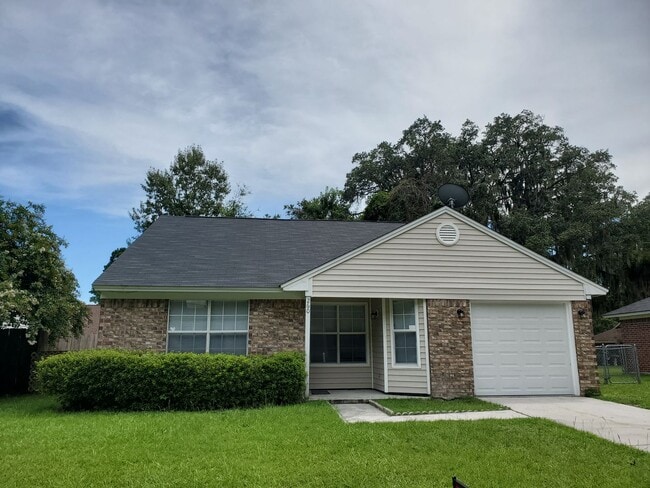 260 Bordeaux Ln in Savannah, GA - Building Photo - Building Photo