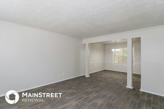 2450 Northmill Ln in Decatur, GA - Foto de edificio - Building Photo