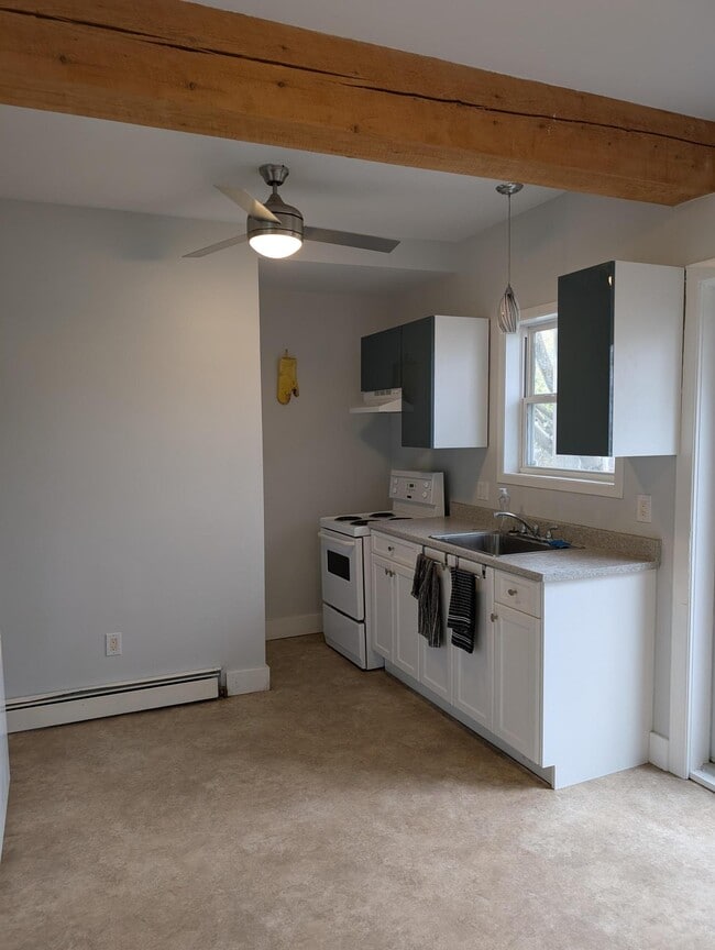 23 Prince Albert Rd in Dartmouth, NS - Building Photo - Building Photo