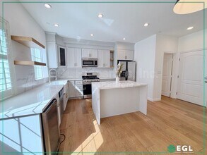 1521 S Hayworth Ave in Los Angeles, CA - Building Photo - Building Photo