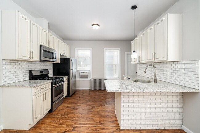 164 Orient St in Bayonne, NJ - Building Photo - Building Photo