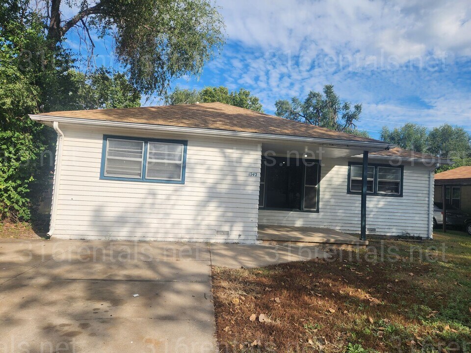 1742 N Pennsylvania Ave in Wichita, KS - Building Photo