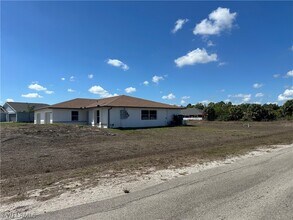 3965 20th St W in Lehigh Acres, FL - Building Photo - Building Photo
