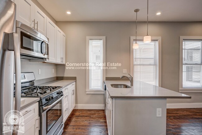 19 Dorset St, Unit 2 in Boston, MA - Building Photo - Building Photo