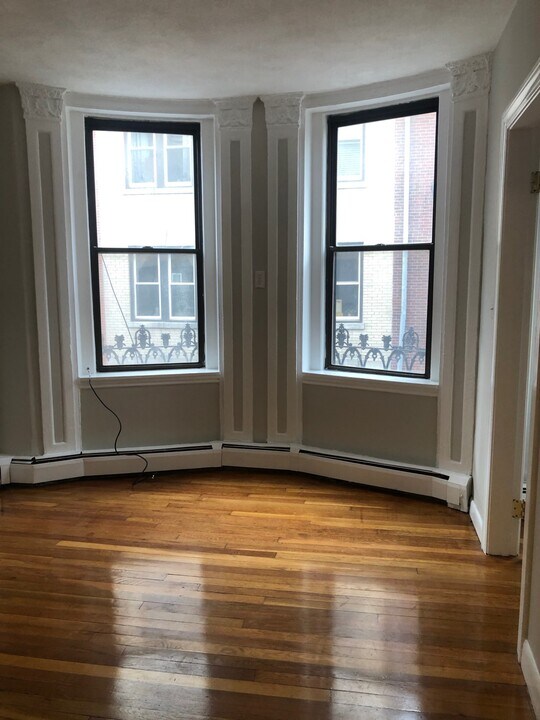 22 Sheafe St in Boston, MA - Building Photo
