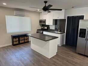 14812 Brand Blvd, Unit 745 in Mission Hills, CA - Foto de edificio - Building Photo