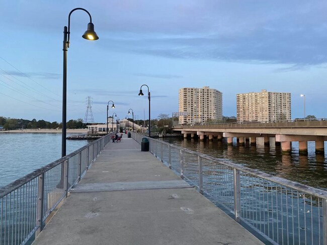 7501 River Rd, Unit 17C in Newport News, VA - Foto de edificio - Building Photo