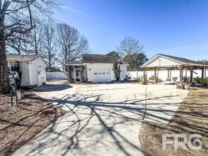 2104 Beauvoir Ct in Greenville, NC - Building Photo - Building Photo