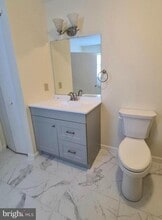 904 Sweetwater Dr in Cinnaminson, NJ - Foto de edificio - Building Photo